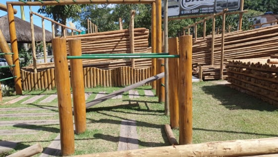 Toras E Postes Academia